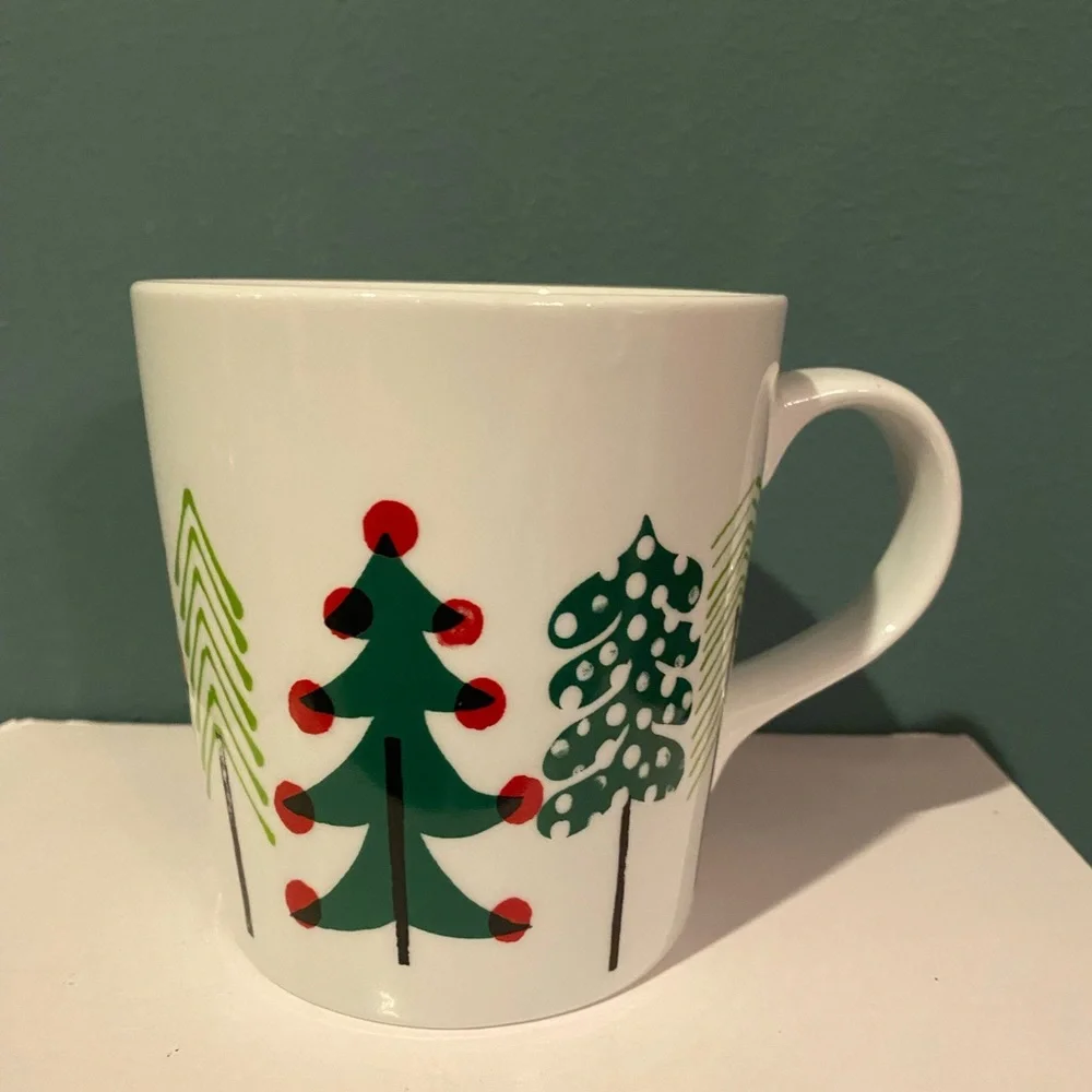 Crate&Barrel Jenny Bowers Christmas Tree Mug
